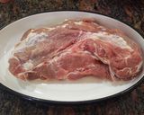 Foto del paso 1 de la receta: Fácil bondiola al horno con poquitos ingredientes