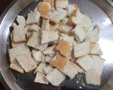 A picture of step 1 of Bread Upma.