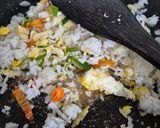 Foto langkah ke 2 dari resep Nasi Goreng Daun Jeruk.
