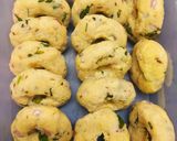 A picture of step 4 of Potato Semolina Medu Vada.