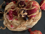 Pancakes πρωτεΐνης με κόκκινα φρούτα!