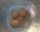 A picture of step 29 of Yoghurt Balls with Green Dip.