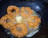 A picture of step 3 of Mudhi bara(perfect snacking).