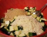 Foto del passaggio 2 della ricetta Zucchine gratinate al forno