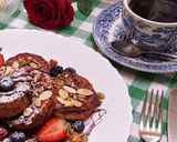 صورة لخطوة 4 من وصفة شرائح الخبز البايت المقلي🇫🇷"pain perdu" "french toast"