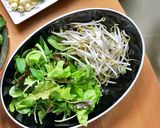 Hình bước làm 1 của món Mì Quảng tôm thịt