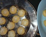 Foto langkah ke 2 dari resep Resep cheese cookies mudah, praktis dan anti gagal. Bisa tanpa oven!.