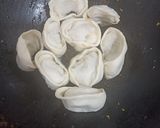 A picture of step 5 of Steamed and crusty veg momos.