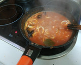 Foto del paso 2 de la receta: Calamares en salsa americana con arroz