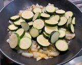 Une image de l'étape 10 de Riz à l'agneau, courgettes et panais.
