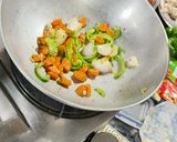 A picture of step 3 of Fussilli Arrabiata with Broccoli and Mushroom.