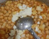 A picture of step 4 of Aloo chana masala.