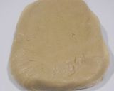 Foto del paso 4 de la receta Galletitas pepas con mermelada de fresa