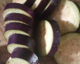 Foto langkah ke 1 dari resep Terong masak bawang.