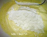 Foto langkah ke 3 dari resep Basic Vanilla Cake.