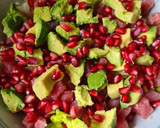 Foto del paso 2 de la receta: Ensalada de atún con aguacate y granada