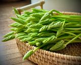 Hình bước làm 1 của món 🌱 Salad Su Hào, Nấm & Măng Tây Rừng Sốt Hành Tăm