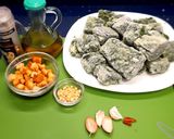 Foto del paso 1 de la receta: Acelgas fritas con picatostes
