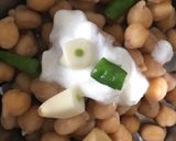 A picture of step 3 of Hummus.