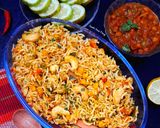 A picture of step 5 of Cashew Fried Rice.