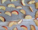 Une image de l'étape 1 de Tartines nectarine/jambon sec.