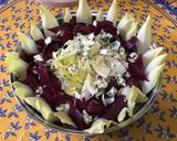 Une image de l'étape 8 de Salade aux deux endives, roquefort et sauce maison.