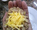 Foto del paso 2 de la receta: Hamburguesas caseras de cerdo rellenas con queso, un lujo😊😊