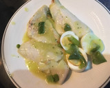 Foto del paso 6 de la receta: Merluza en salsa verde con huevos cocidos