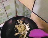Foto langkah ke 2 dari resep Pokcoy Telur dan Sosis.