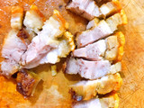 ยำไข่แดงเค็ม หมูกรอบ