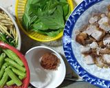 รูปขั้นตอนการทำที่ 1 ของ ผัดพริกแกงหมูกรอบนมสด