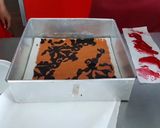 Foto langkah ke 11 dari resep Batik Roll Cake Kukus.