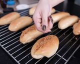 Foto langkah ke 8 dari resep Roti Abon praktis anti gagal.