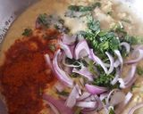 A picture of step 2 of Chane ki daal ke pakory.