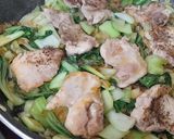 Foto del paso 2 de la receta: Pollo con pak choi