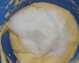Foto del paso 3 de la receta: Bizcochuelo sin leche, sin azúcar, sin aceite y sin manteca
