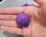 Foto langkah ke 2 dari resep Cenil / cilok ubi ungu praktis.