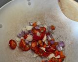 Foto langkah ke 4 dari resep Tumis Cumi Pedas.