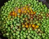 A picture of step 1 of Chura matar.
