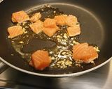 Foto langkah ke 2 dari resep Tagliatelle al salmone.