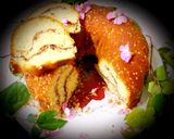 A picture of step 5 of Kake stuffed with chocolate cookie powder, cinnamon, almonds.
