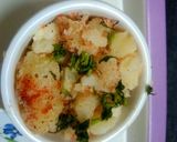 A picture of step 3 of Pani Batashe (Pani Puri).