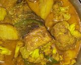 ফুলকপি আর আলু দিয়ে রুই মাছের ঝোল (Fulkopi ar alu diye rui macher jhol recipe in bengali) রেসিপি ধাপ - 3 ছবি