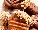 Foto del passaggio 9 della ricetta Biscotti al Burro di Arachidi con 3 ingredienti