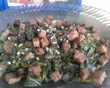 Foto del paso 8 de la receta: Espinacas con uvas pasas y jamón de cerdo...🌿🌰🍖🥓🍇