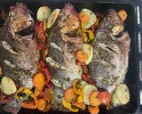 Foto del passaggio 5 della ricetta Orata al forno con verdure