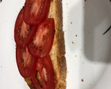 Foto del paso 2 de la receta: Torrada con tomate natural y  queso fresco