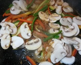 Foto del paso 7 de la receta: Gambas chow mein en salsa de ostras con noodles de arroz
