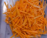 Foto langkah ke 2 dari resep Tumis Wortel Bihun Jagung.