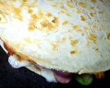 A picture of step 5 of Pizzadilla.